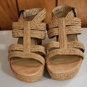 Stuart Weitzman Women’s Size 9 Weavit Platform Sandals EUC**